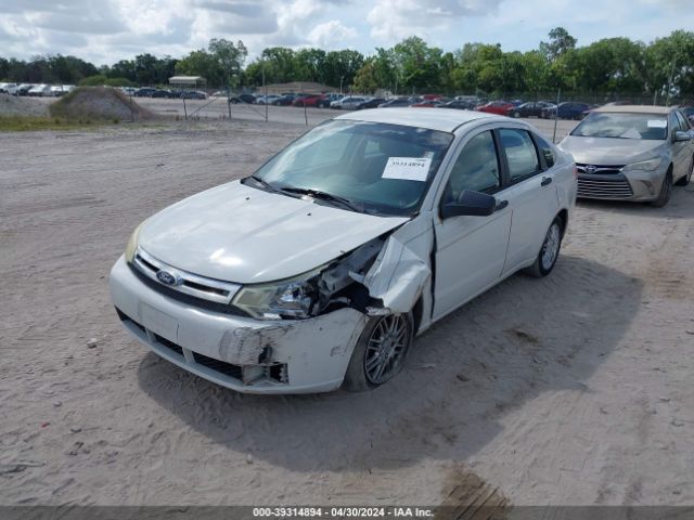 Photo 1 VIN: 1FAHP3FN8BW129130 - FORD FOCUS 