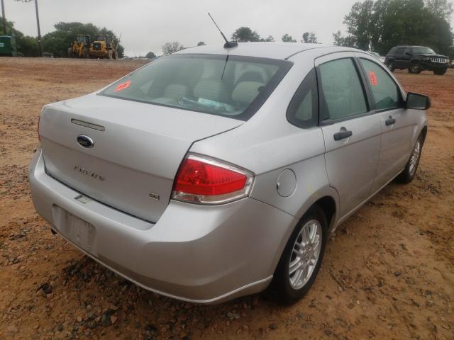 Photo 3 VIN: 1FAHP3FN8BW130195 - FORD FOCUS SE 