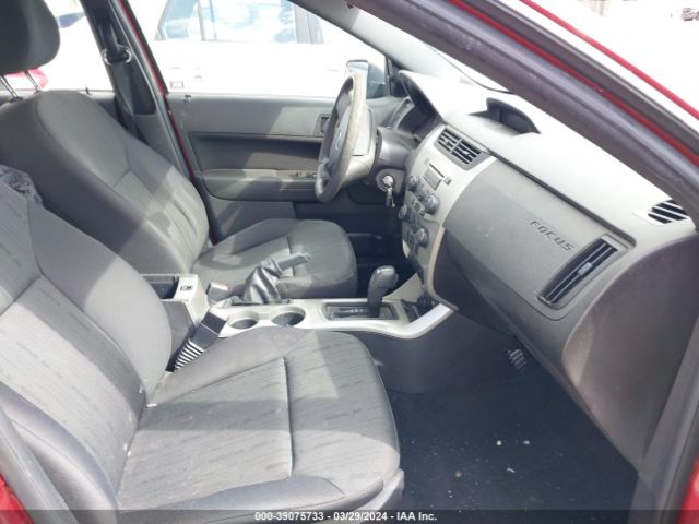 Photo 4 VIN: 1FAHP3FN8BW136403 - FORD FOCUS 