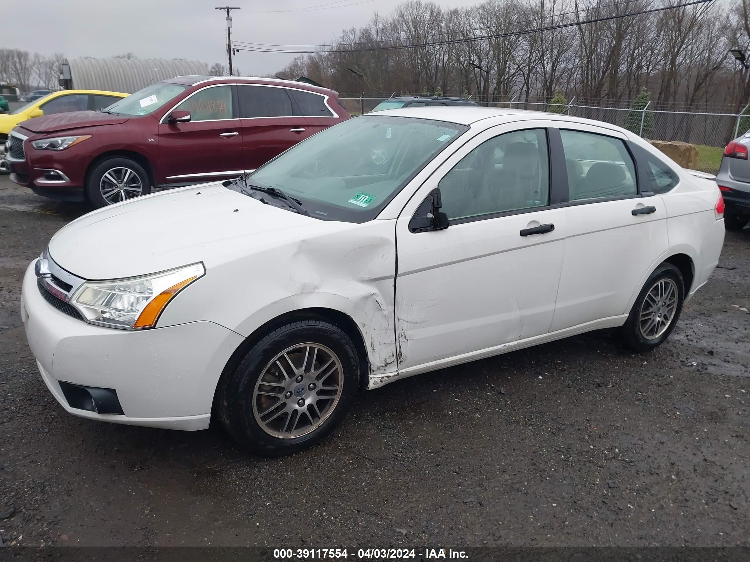 Photo 1 VIN: 1FAHP3FN9AW104641 - FORD FOCUS 