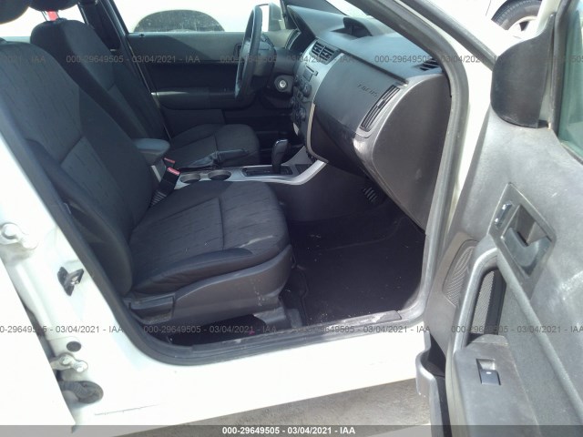 Photo 4 VIN: 1FAHP3FN9AW111461 - FORD FOCUS 