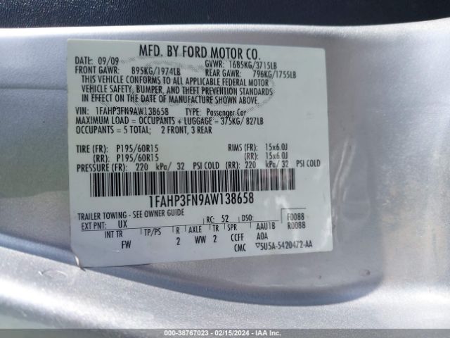 Photo 8 VIN: 1FAHP3FN9AW138658 - FORD FOCUS 