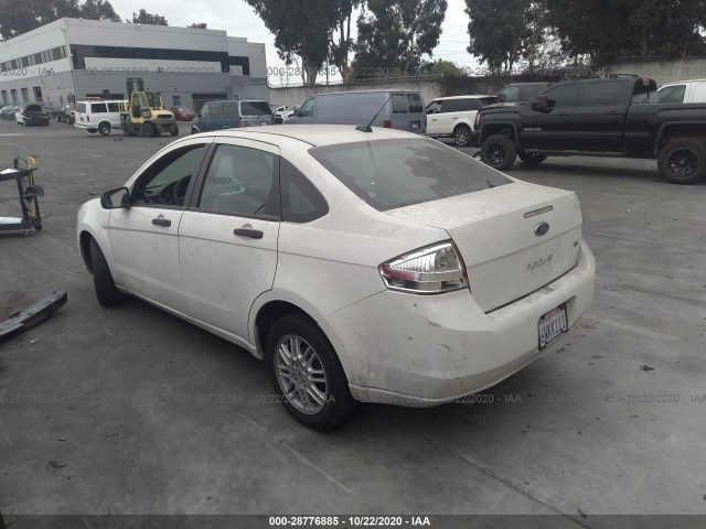 Photo 2 VIN: 1FAHP3FN9AW188220 - FORD FOCUS 