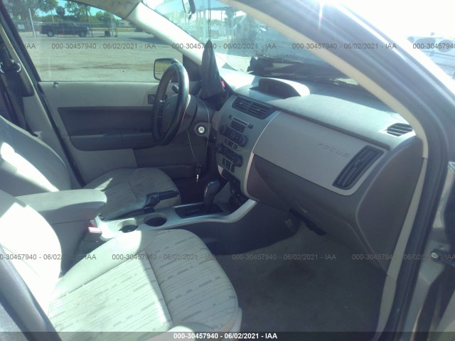 Photo 4 VIN: 1FAHP3FN9AW212371 - FORD FOCUS 