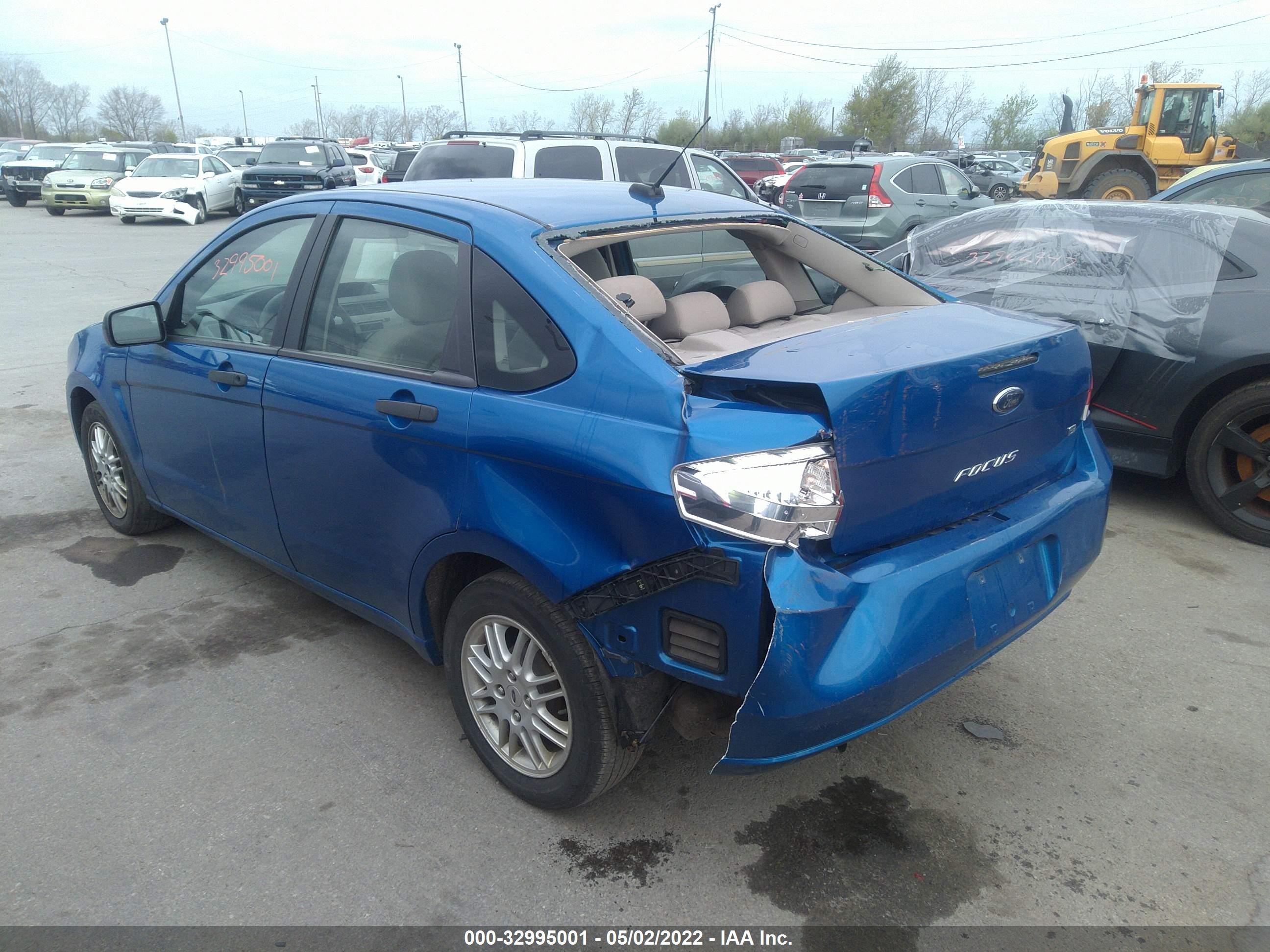 Photo 2 VIN: 1FAHP3FN9BW144140 - FORD FOCUS 