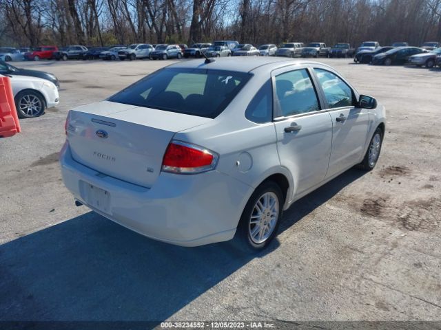 Photo 3 VIN: 1FAHP3FN9BW152478 - FORD FOCUS 