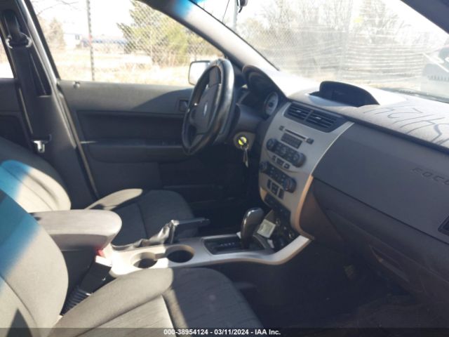 Photo 4 VIN: 1FAHP3FNXAW176836 - FORD FOCUS 