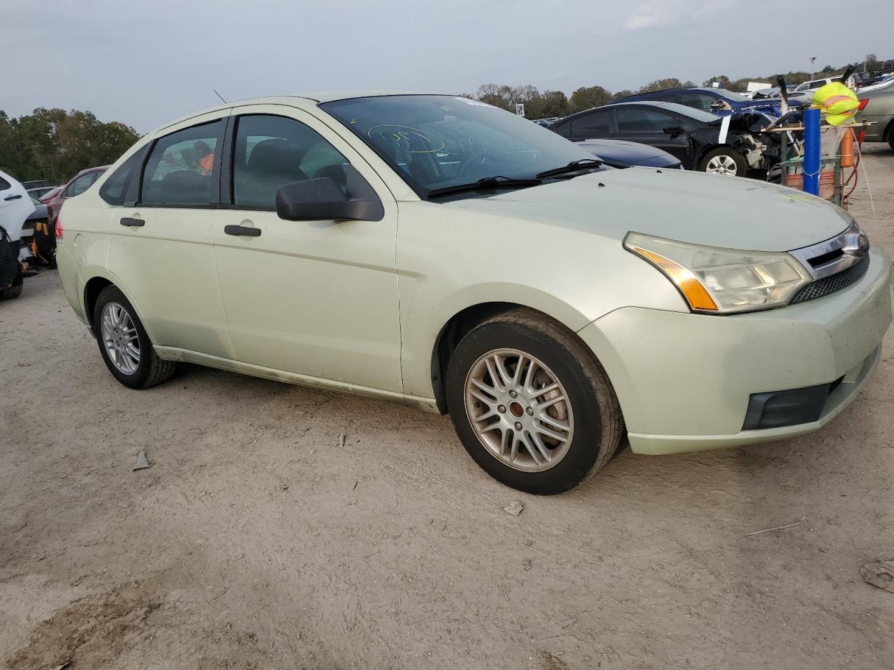 Photo 3 VIN: 1FAHP3FNXAW218650 - FORD FOCUS 