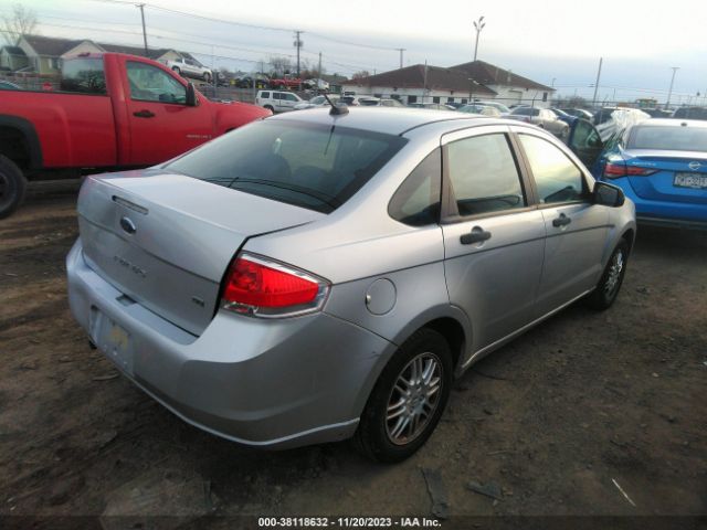 Photo 3 VIN: 1FAHP3FNXBW176448 - FORD FOCUS 