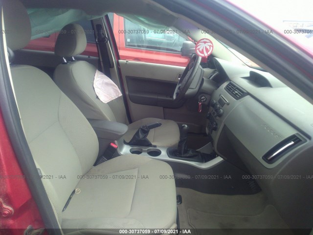 Photo 4 VIN: 1FAHP3GN0AW268665 - FORD FOCUS 