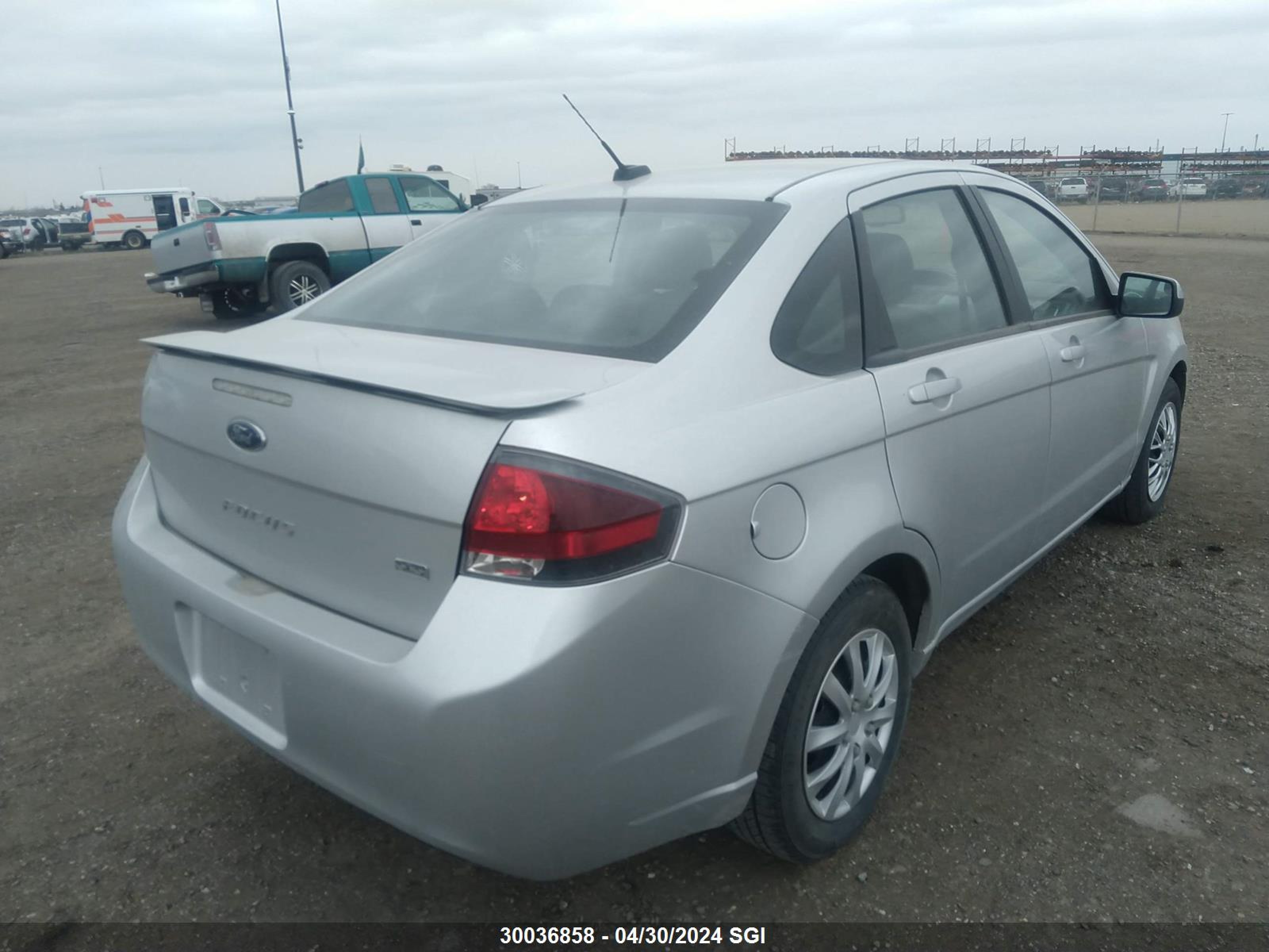 Photo 3 VIN: 1FAHP3GN4BW118575 - FORD FOCUS 