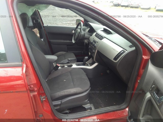 Photo 4 VIN: 1FAHP3GN5AW221695 - FORD FOCUS 