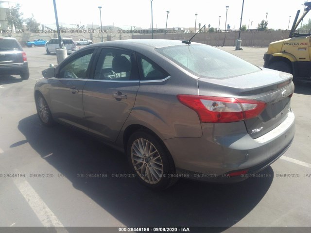 Photo 2 VIN: 1FAHP3H20CL434160 - FORD FOCUS 