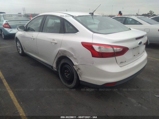 Photo 2 VIN: 1FAHP3H21CL388077 - FORD FOCUS 