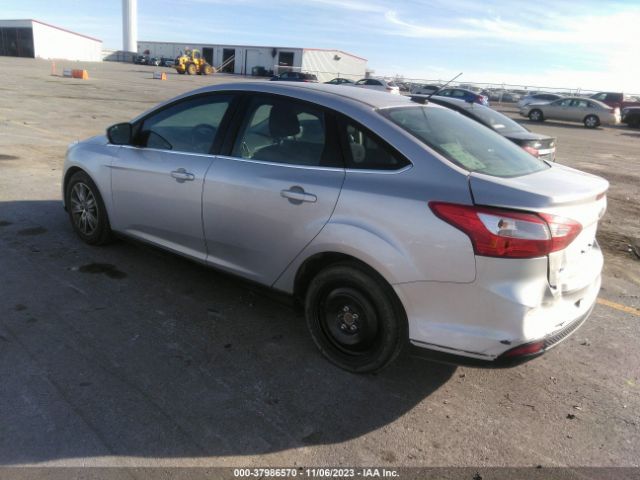 Photo 2 VIN: 1FAHP3H22CL245087 - FORD FOCUS 