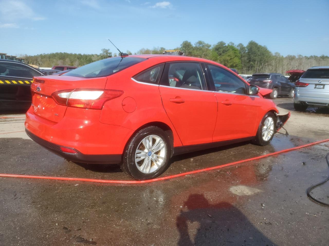 Photo 2 VIN: 1FAHP3H23CL107526 - FORD FOCUS 