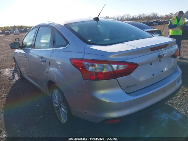 Photo 2 VIN: 1FAHP3H23CL128019 - FORD FOCUS 