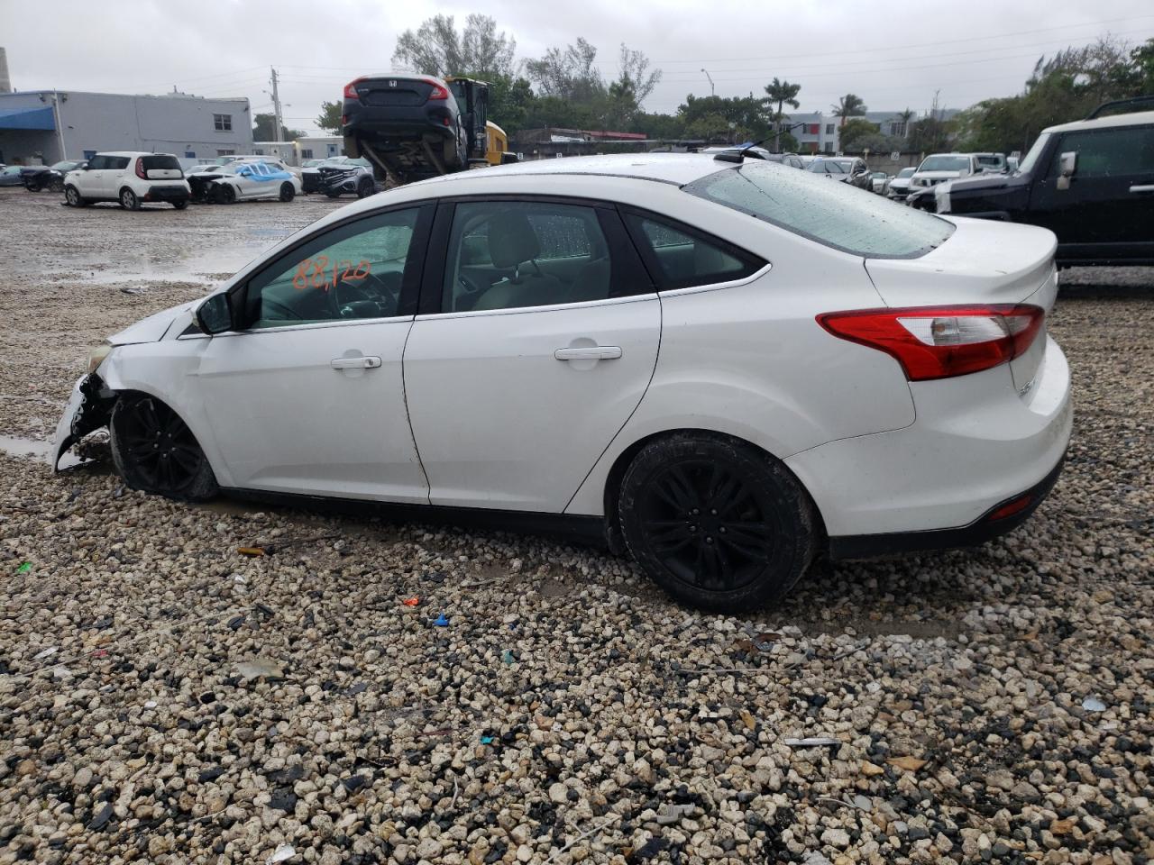 Photo 1 VIN: 1FAHP3H23CL169427 - FORD FOCUS 