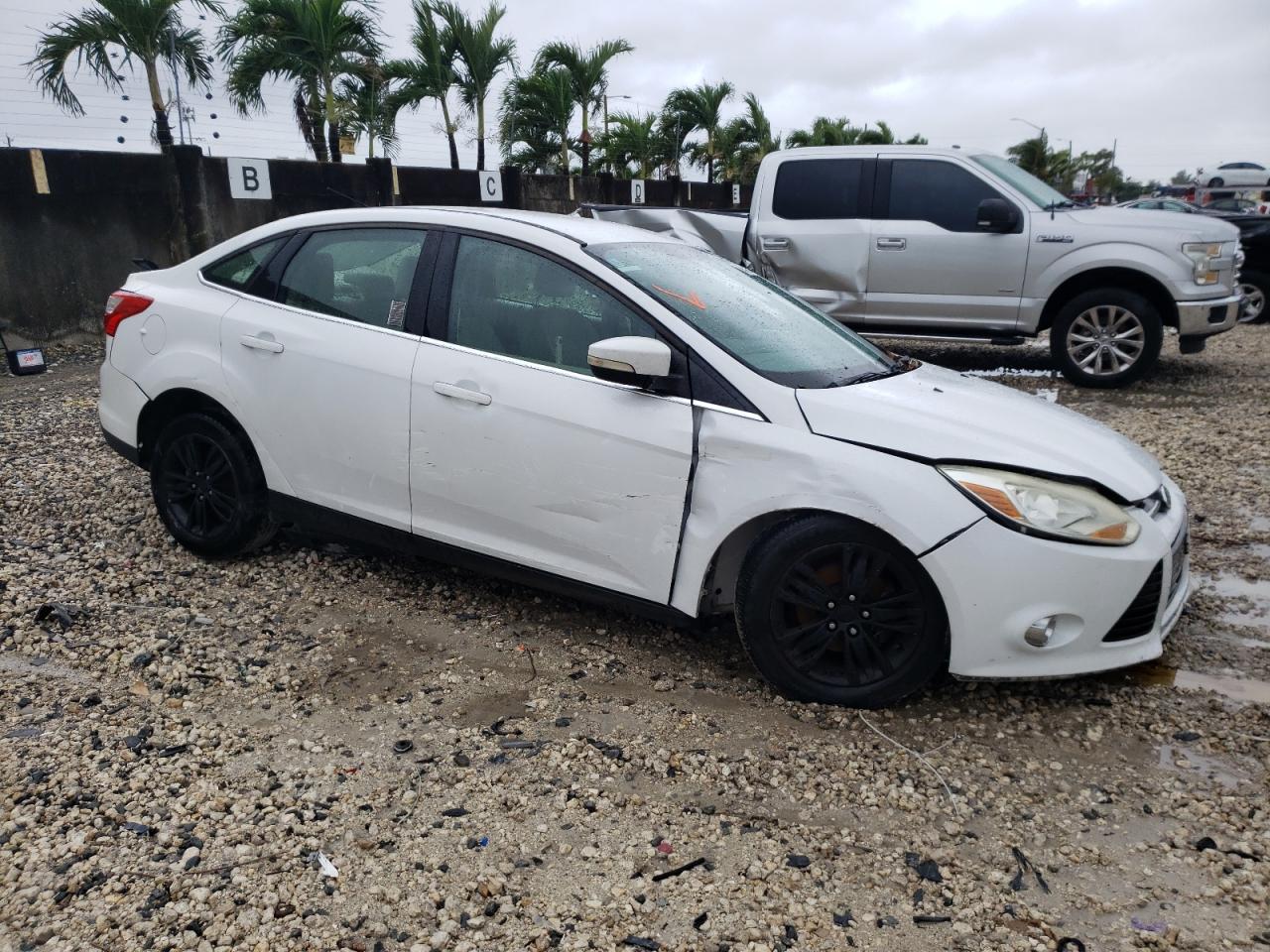 Photo 3 VIN: 1FAHP3H23CL169427 - FORD FOCUS 