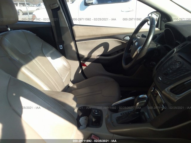 Photo 4 VIN: 1FAHP3H23CL216133 - FORD FOCUS 