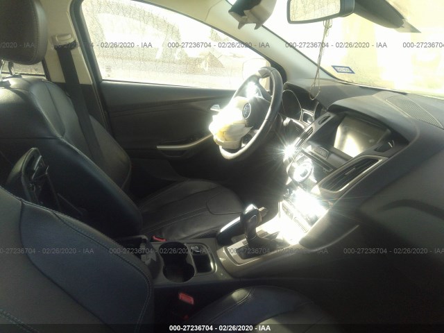 Photo 4 VIN: 1FAHP3H23CL349605 - FORD FOCUS 