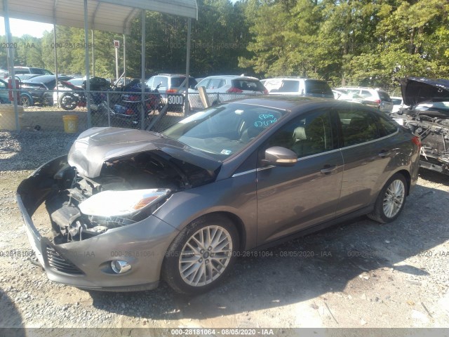 Photo 1 VIN: 1FAHP3H24CL176693 - FORD FOCUS 