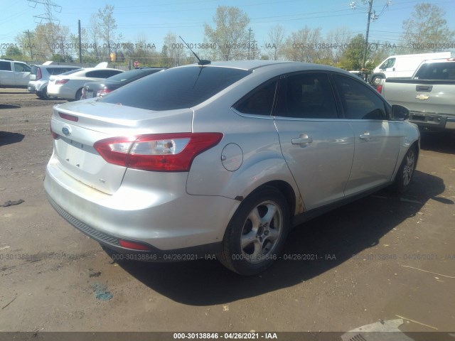 Photo 3 VIN: 1FAHP3H25CL106202 - FORD FOCUS 