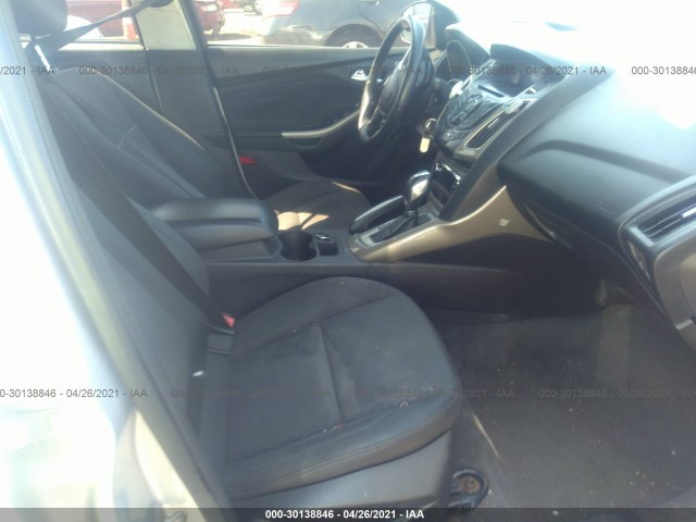 Photo 4 VIN: 1FAHP3H25CL106202 - FORD FOCUS 