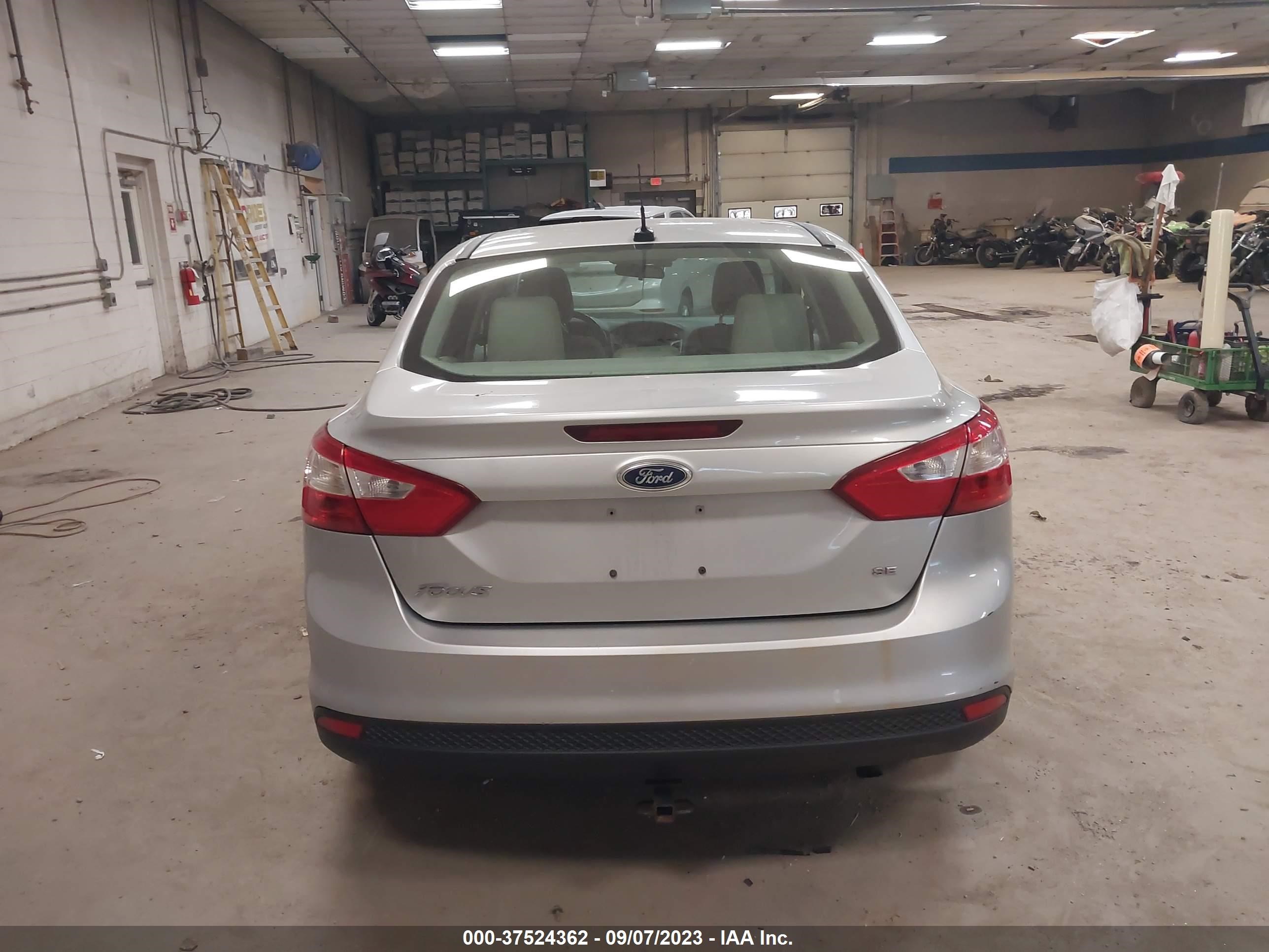 Photo 15 VIN: 1FAHP3H26CL229281 - FORD FOCUS 