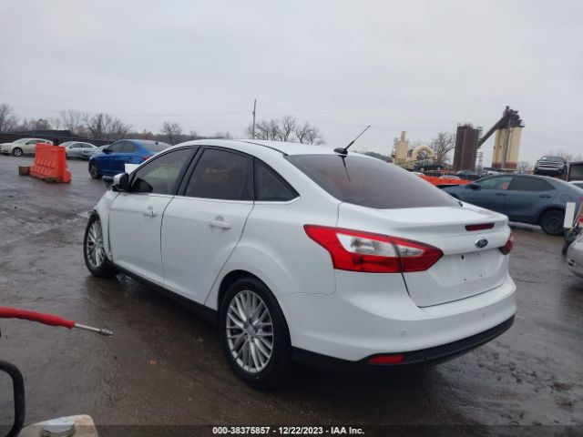 Photo 2 VIN: 1FAHP3H27CL135457 - FORD FOCUS 