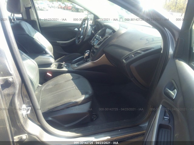 Photo 4 VIN: 1FAHP3H28CL253923 - FORD FOCUS 