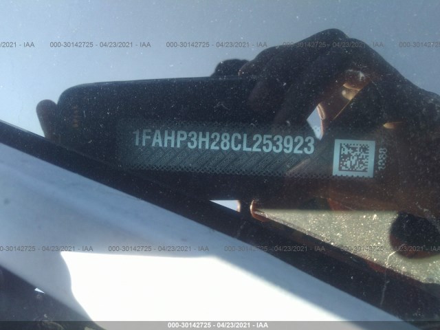 Photo 8 VIN: 1FAHP3H28CL253923 - FORD FOCUS 