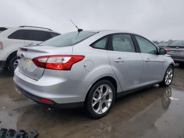 Photo 2 VIN: 1FAHP3H28CL304580 - FORD FOCUS 