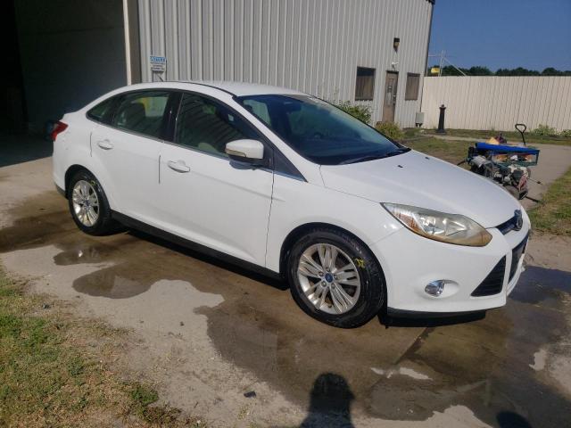 Photo 3 VIN: 1FAHP3H28CL358168 - FORD FOCUS SEL 