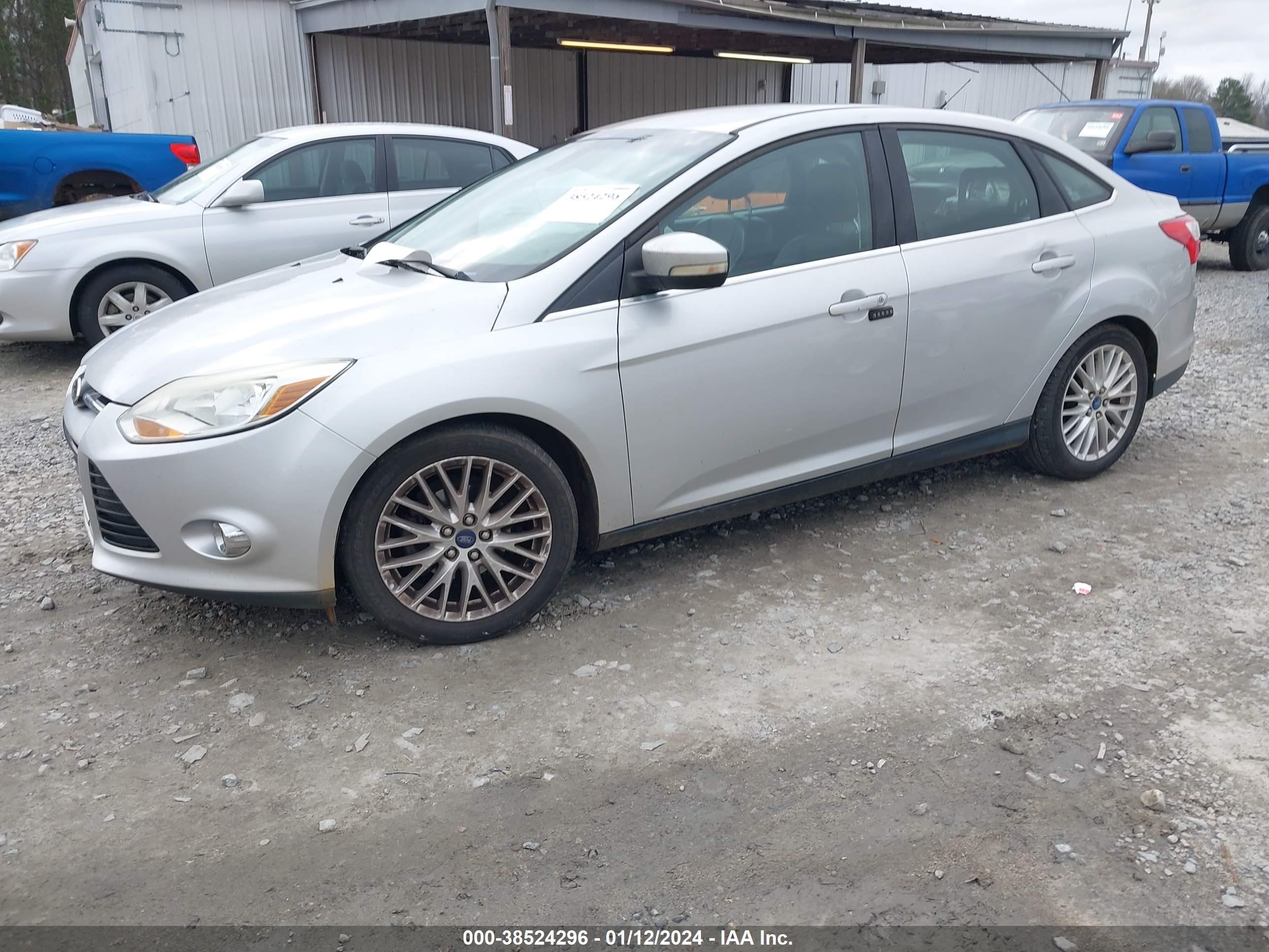 Photo 1 VIN: 1FAHP3H28CL384561 - FORD FOCUS 