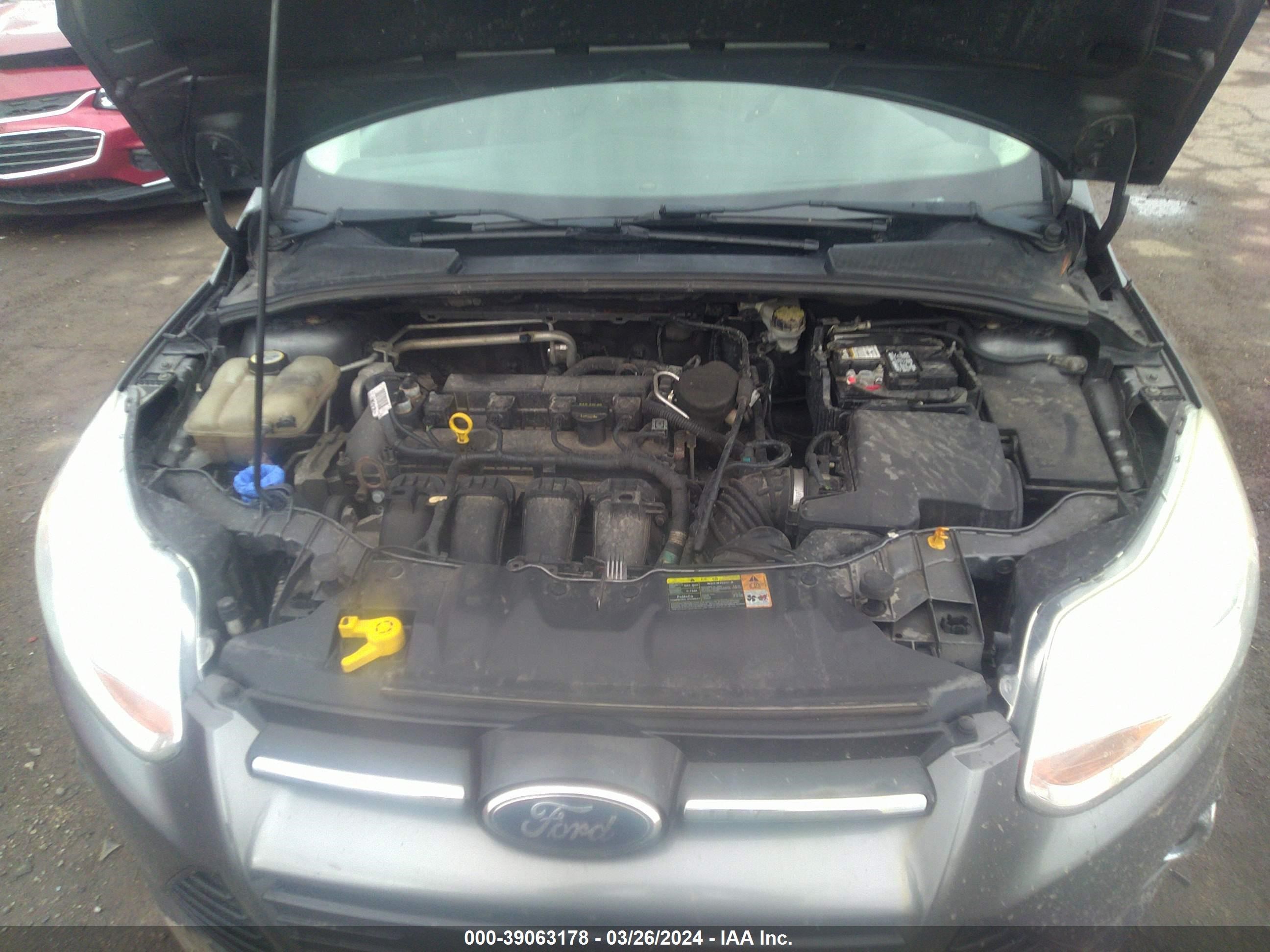 Photo 9 VIN: 1FAHP3H28CL385614 - FORD FOCUS 