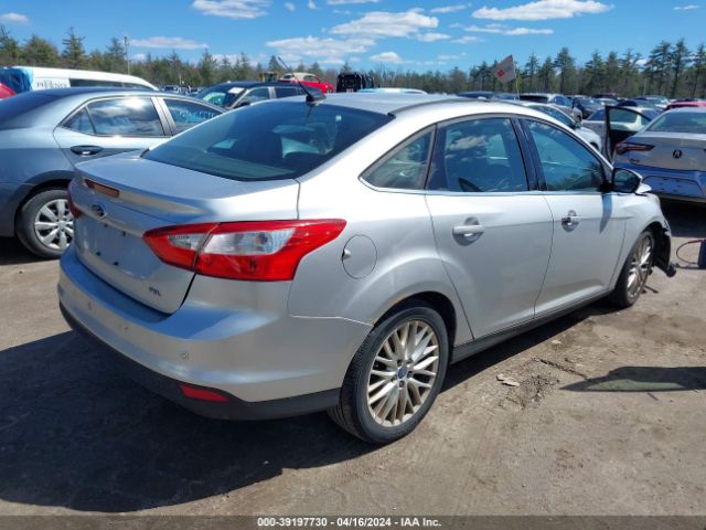 Photo 3 VIN: 1FAHP3H28CL423813 - FORD FOCUS 