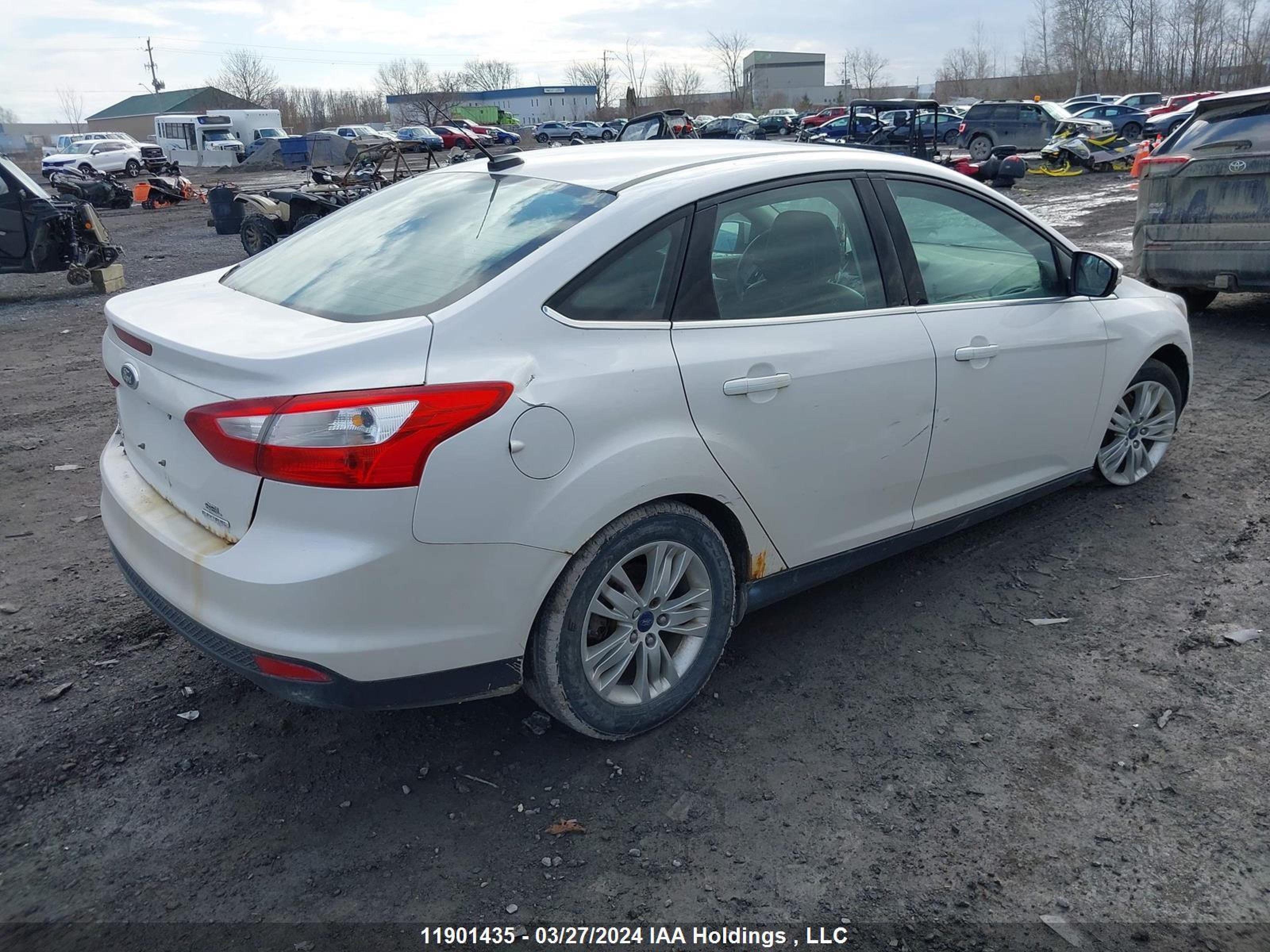 Photo 3 VIN: 1FAHP3H28CL439414 - FORD FOCUS 