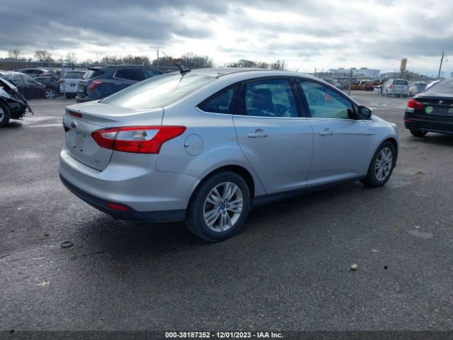 Photo 3 VIN: 1FAHP3H2XCL195944 - FORD FOCUS 