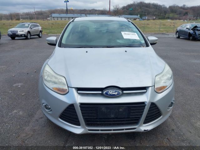 Photo 5 VIN: 1FAHP3H2XCL195944 - FORD FOCUS 