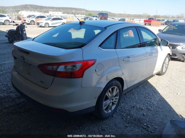 Photo 3 VIN: 1FAHP3H2XCL254619 - FORD FOCUS 