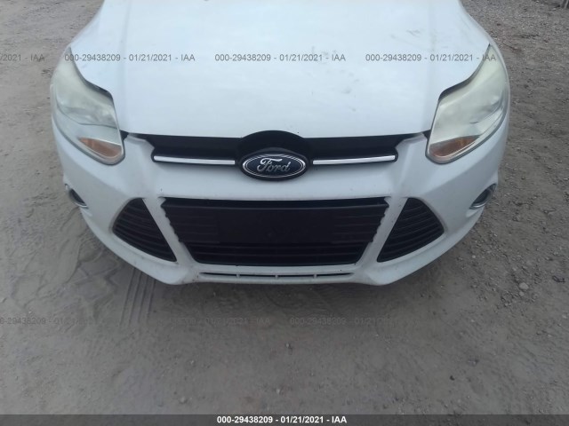 Photo 5 VIN: 1FAHP3H2XCL339881 - FORD FOCUS 