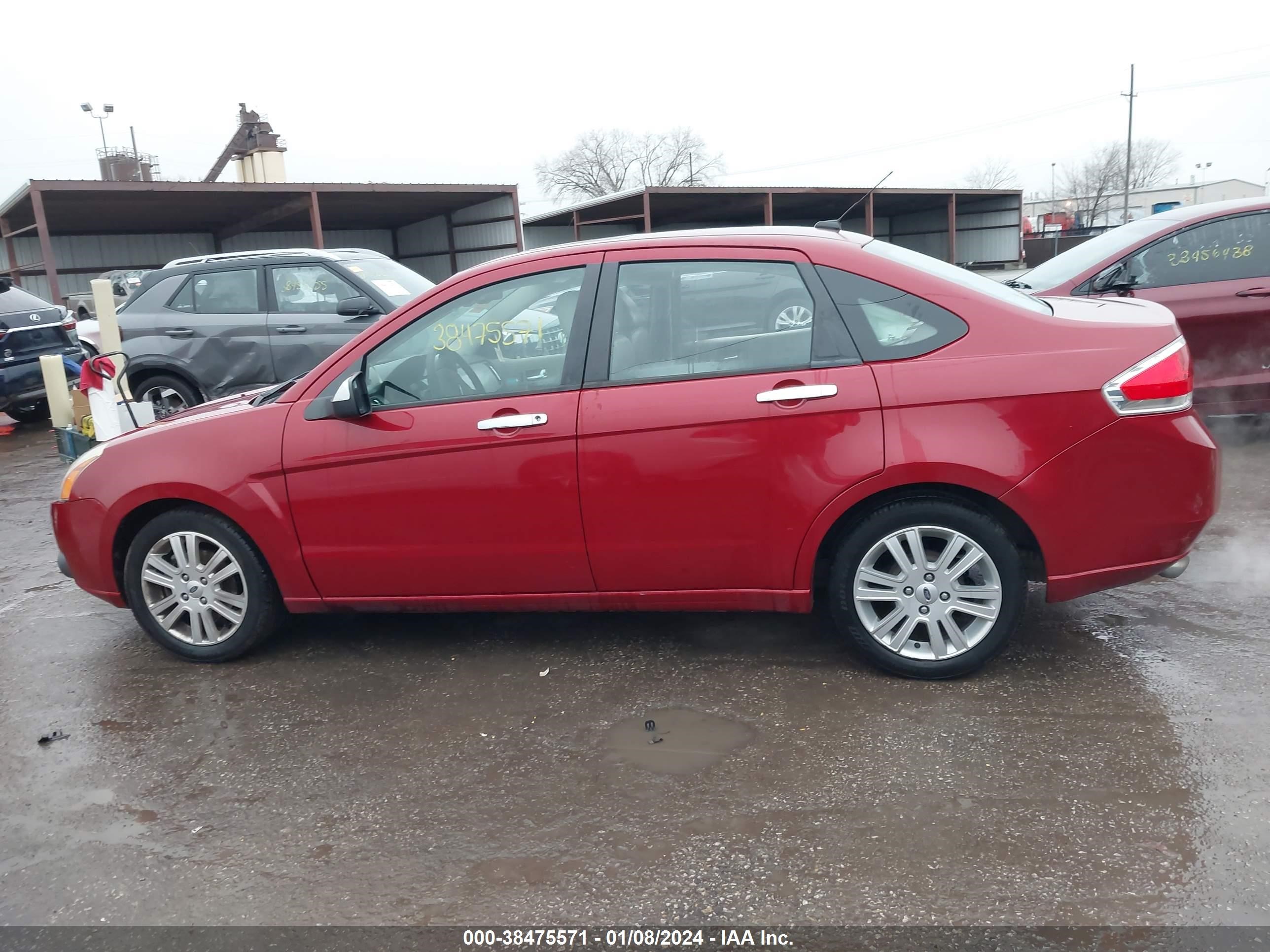 Photo 12 VIN: 1FAHP3HN0AW160612 - FORD FOCUS 