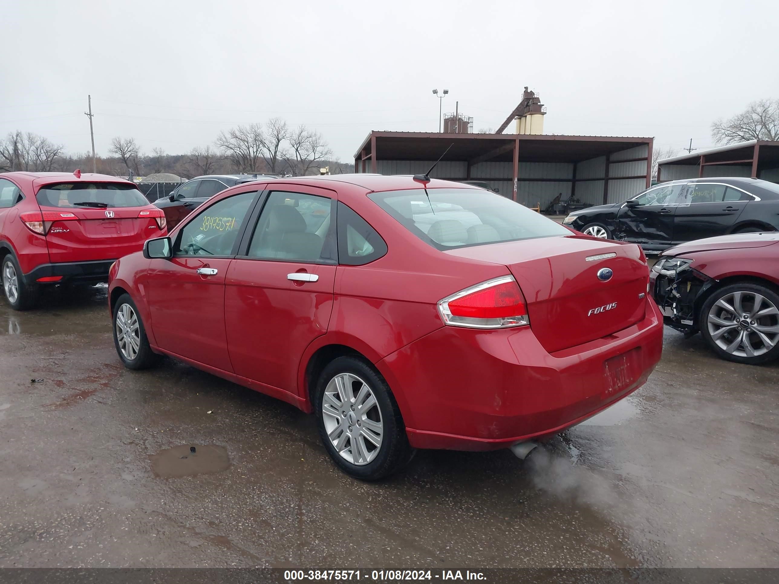 Photo 2 VIN: 1FAHP3HN0AW160612 - FORD FOCUS 