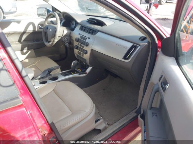 Photo 4 VIN: 1FAHP3HN4AW130853 - FORD FOCUS 