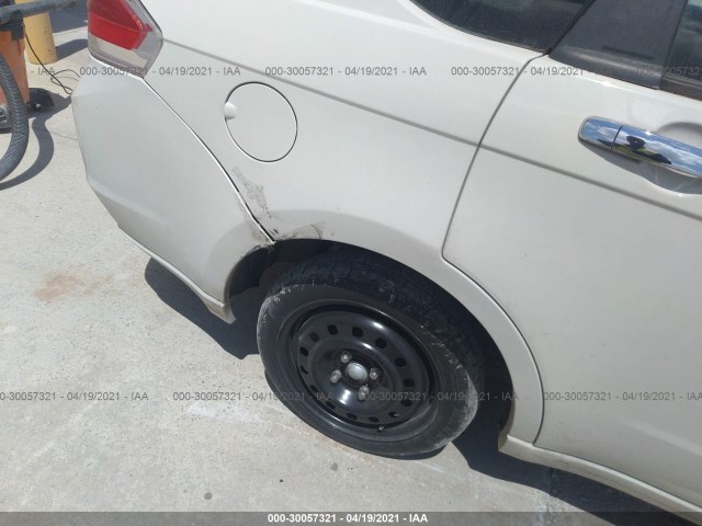 Photo 5 VIN: 1FAHP3HN4AW180068 - FORD FOCUS 