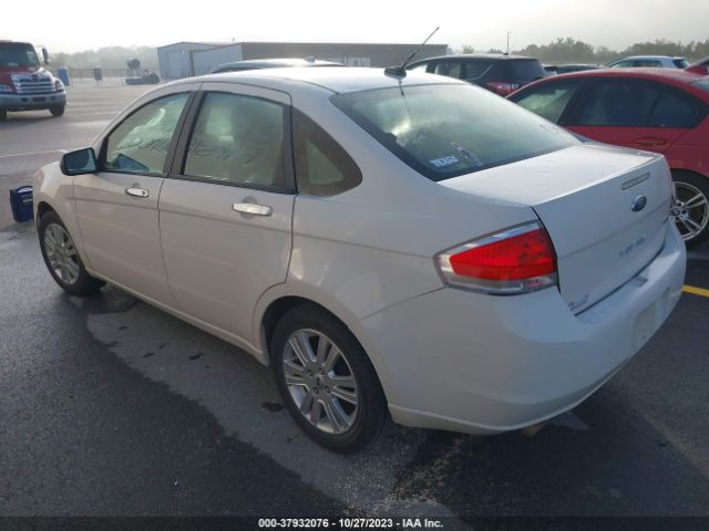 Photo 2 VIN: 1FAHP3HN4BW132913 - FORD FOCUS 