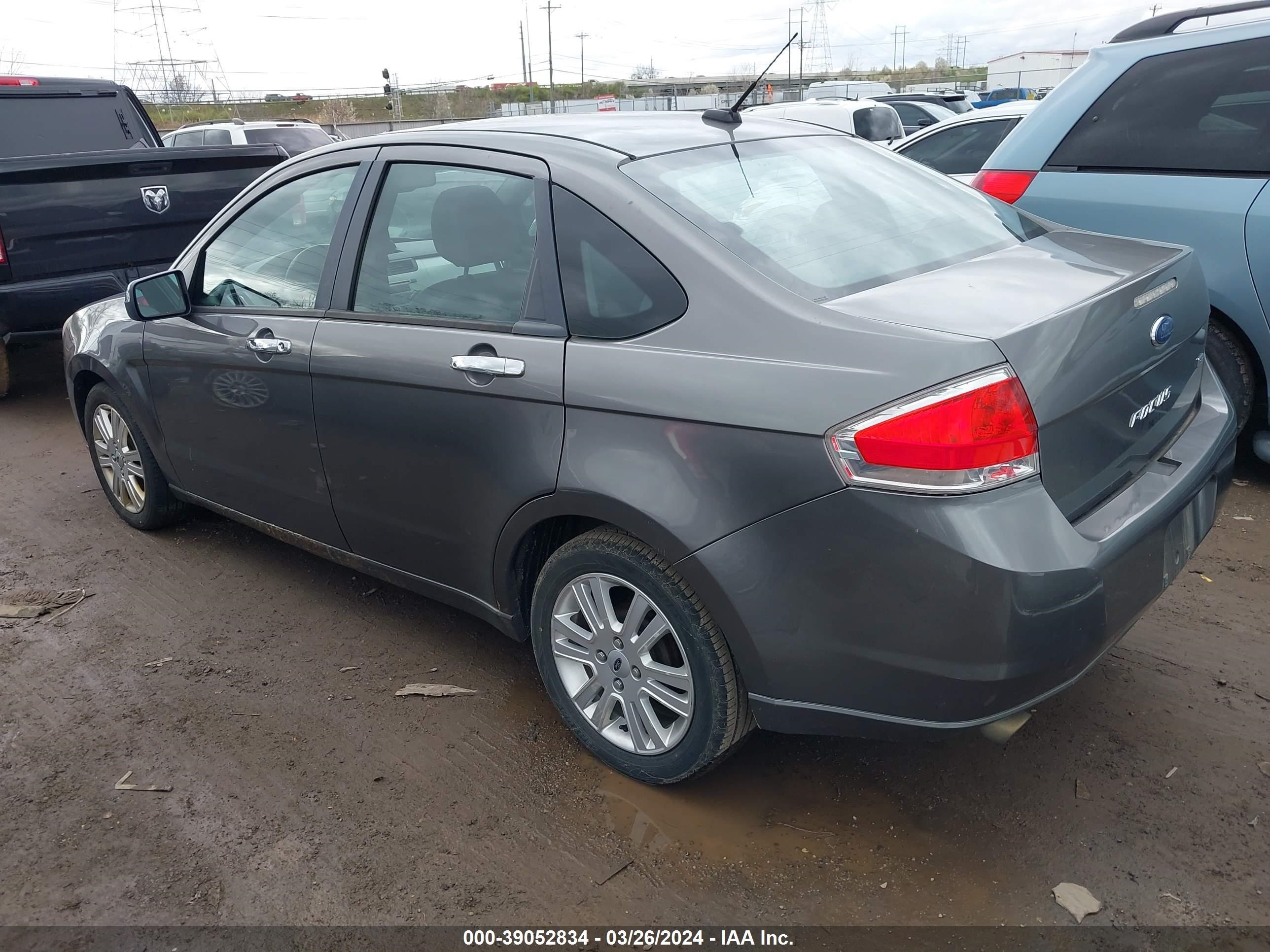 Photo 2 VIN: 1FAHP3HNXAGW23821 - FORD FOCUS 