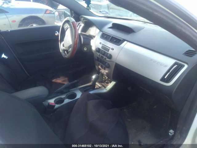 Photo 4 VIN: 1FAHP3HNXBW148937 - FORD FOCUS 