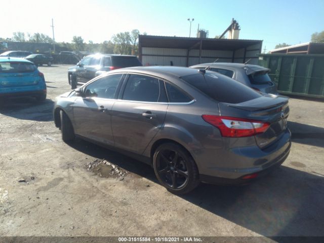 Photo 2 VIN: 1FAHP3J22CL154380 - FORD FOCUS 